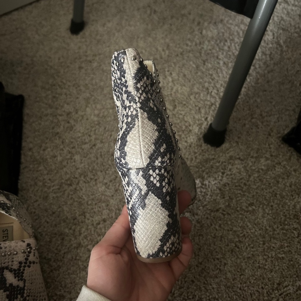 Steve Madden Rookie Snake Ankle Boot Size 6 - image 3